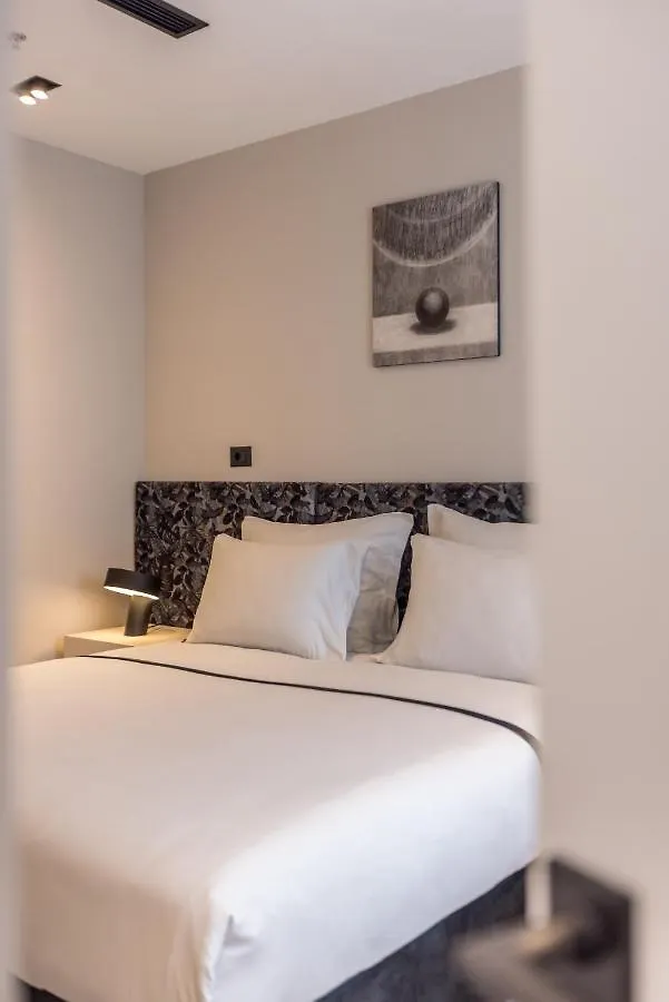 Cora Hotel